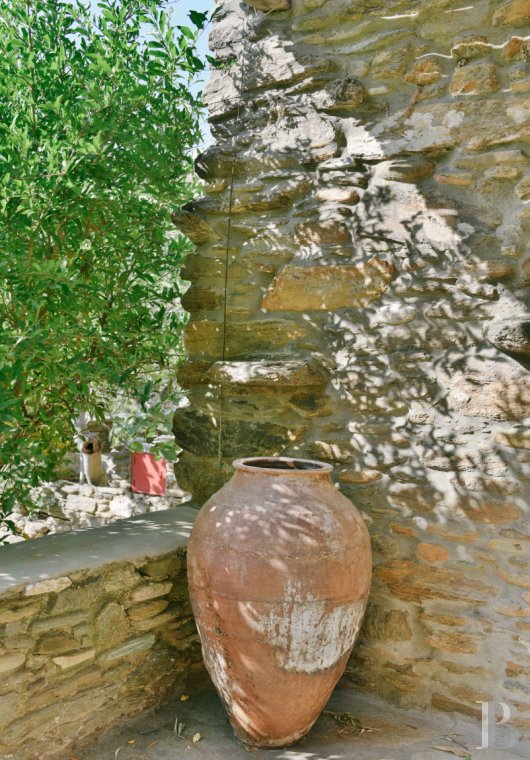 Three former sheepfolds united by a beautiful spirit by the sea in Tinos, the Cyclades - photo  n°9
